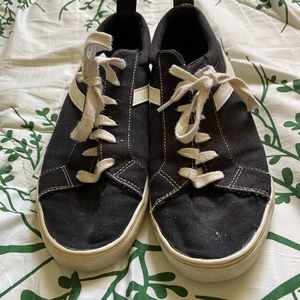 Women’s black and white shoes